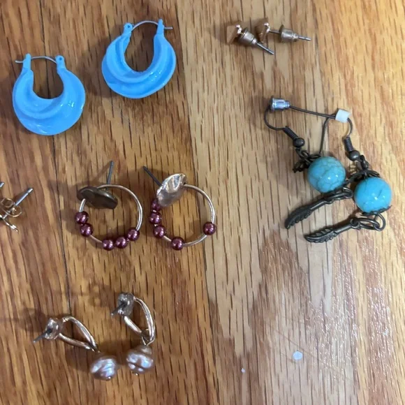 🚨4X$25🚨 Colorful Earring Set - Picture 4 of 6